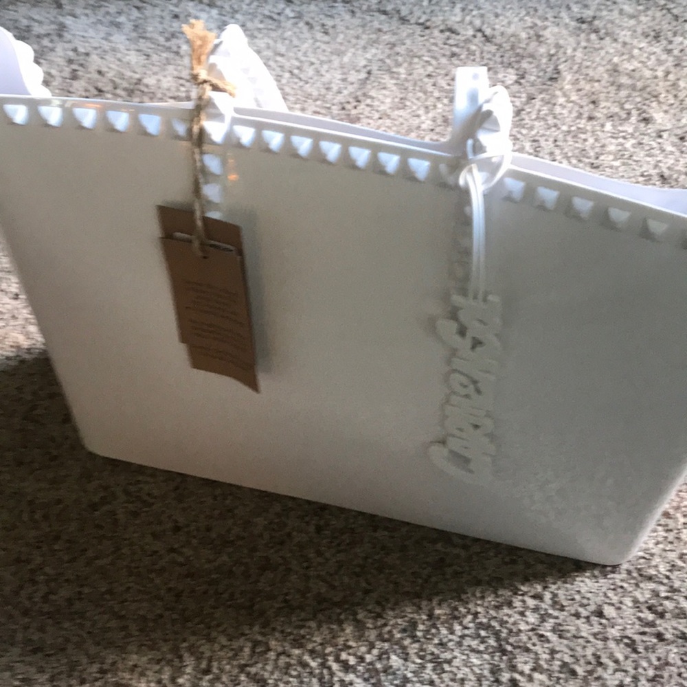 Carmen Sol white tote bag purse